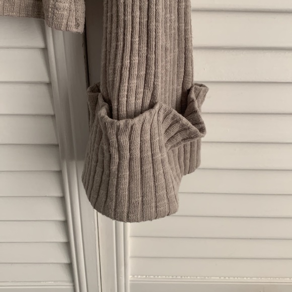 V ery J unusual, funky top - Picture 2 of 6